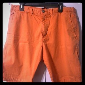 Men’s Orange American Eagle shorts.